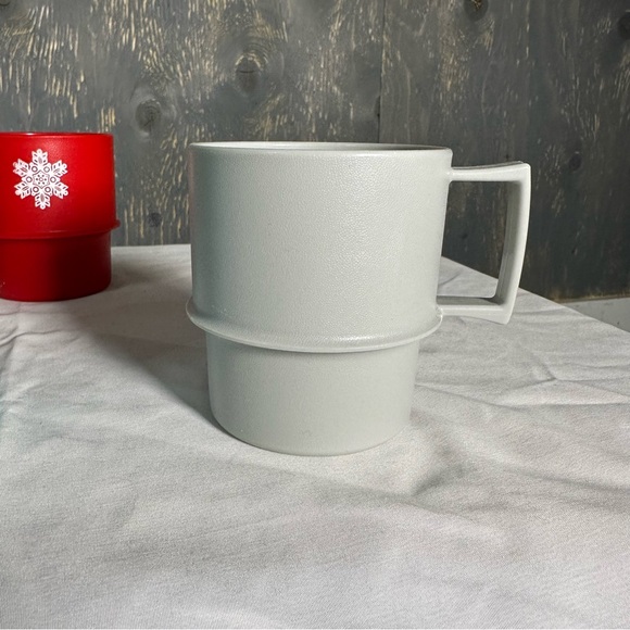 Tupperware Vibrant Mug Set - Red, Gray, Blue, Pink - Picture 15 of 16